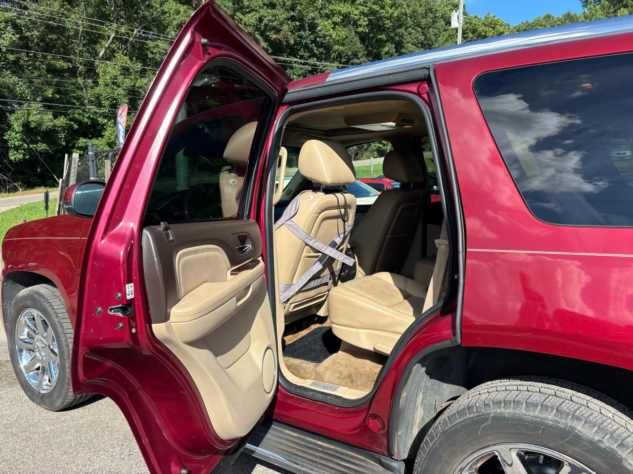 GMC Yukon Denali 2WD 2011