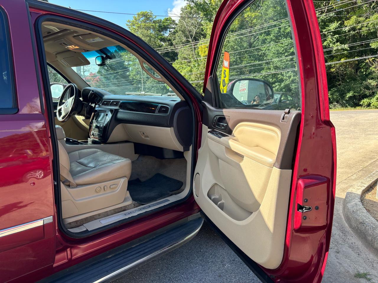 GMC Yukon Denali 2WD 2011