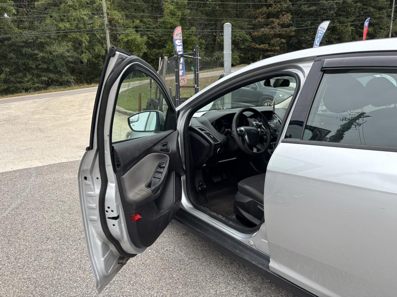 Ford Focus SE Sedan 2014