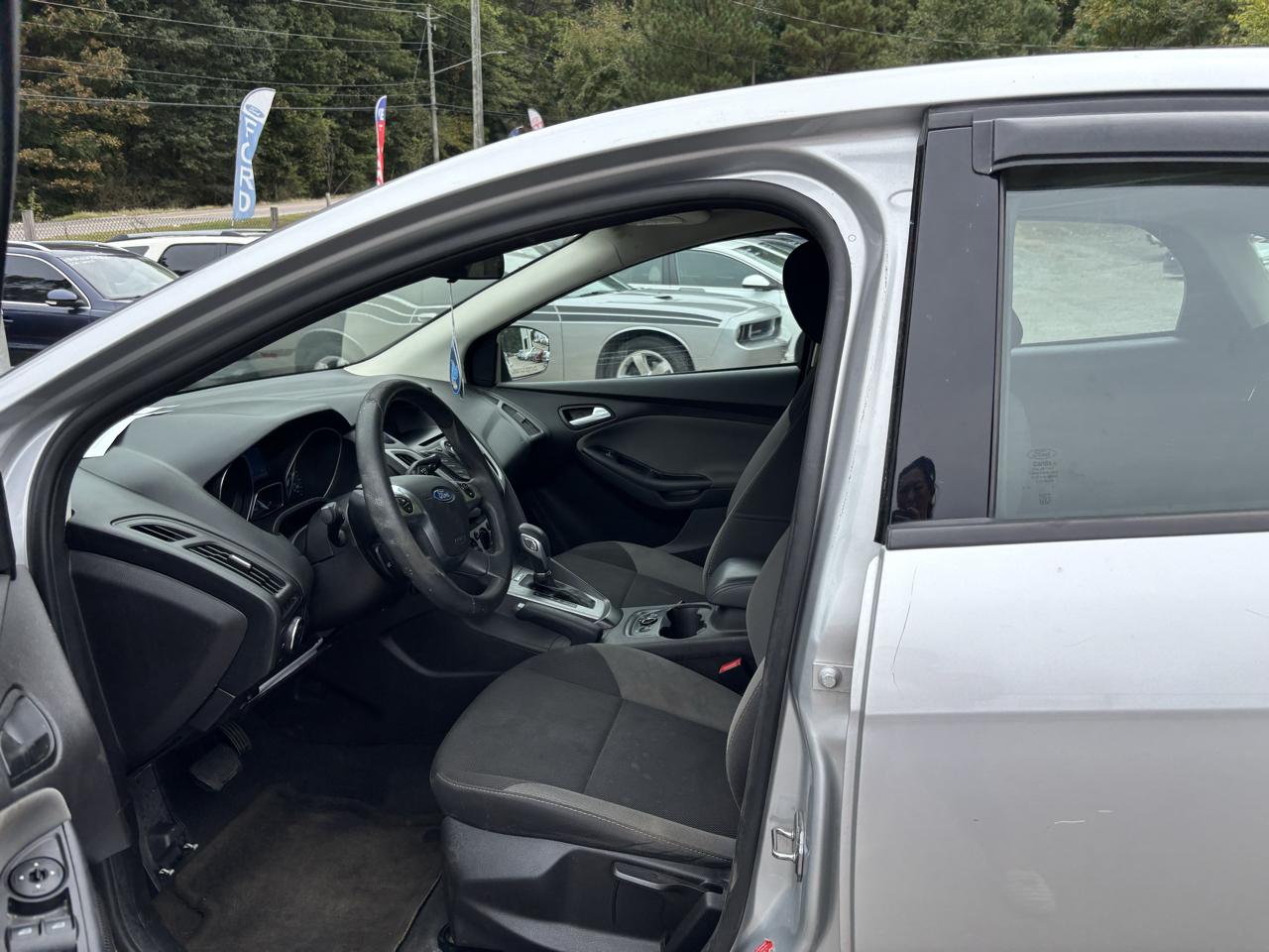 Ford Focus SE Sedan 2014