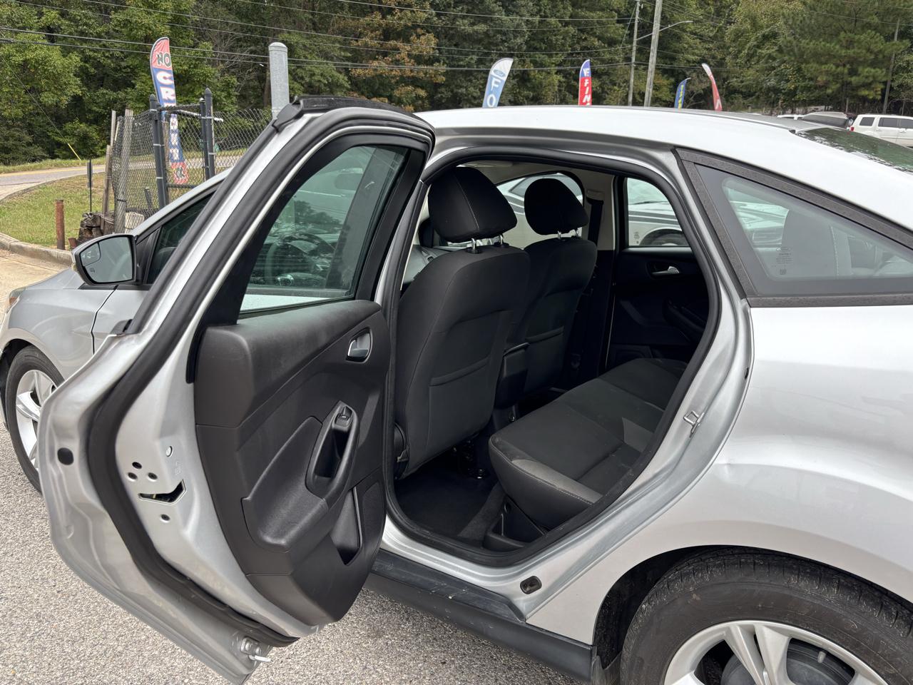 Ford Focus SE Sedan 2014