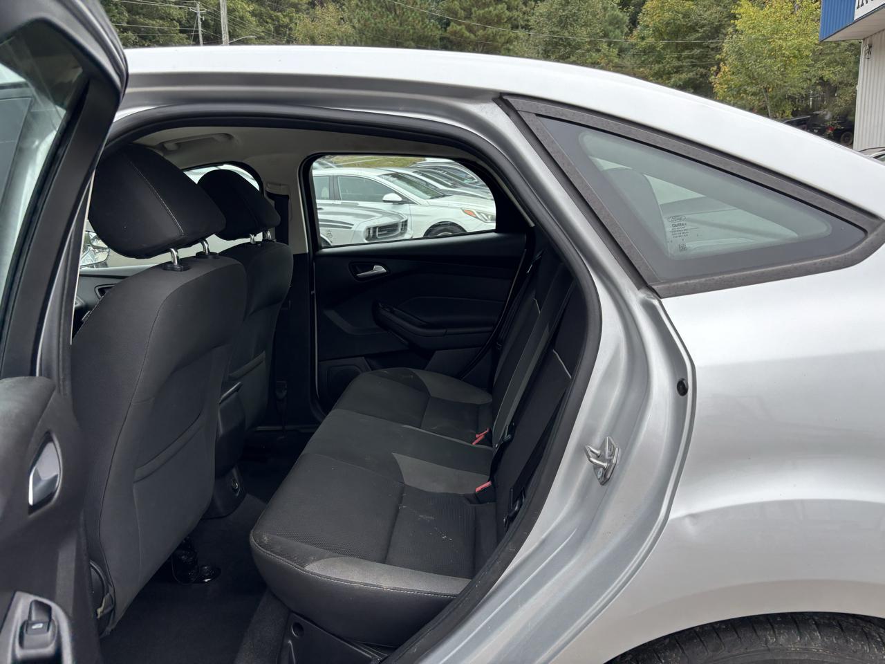 Ford Focus SE Sedan 2014