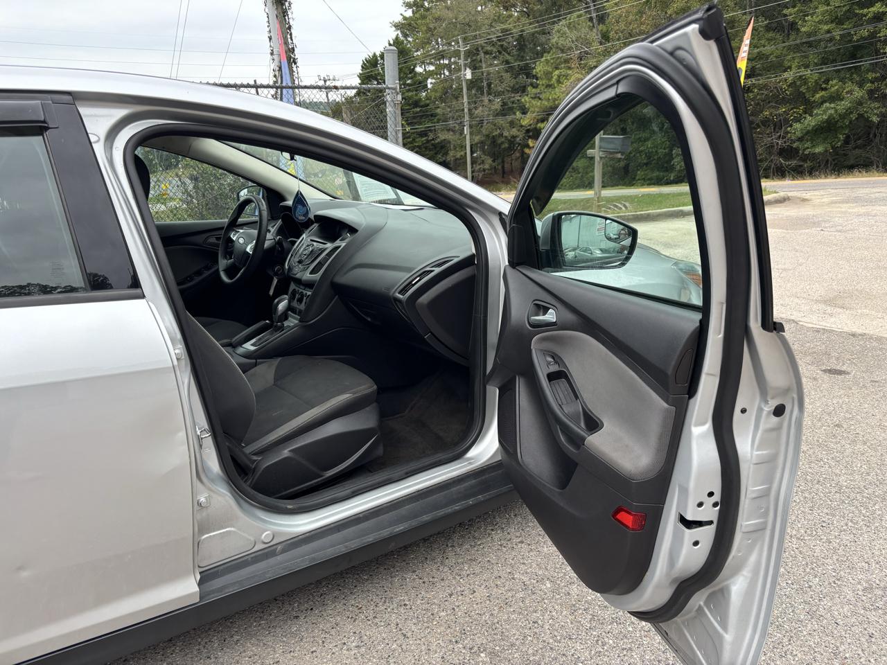 Ford Focus SE Sedan 2014