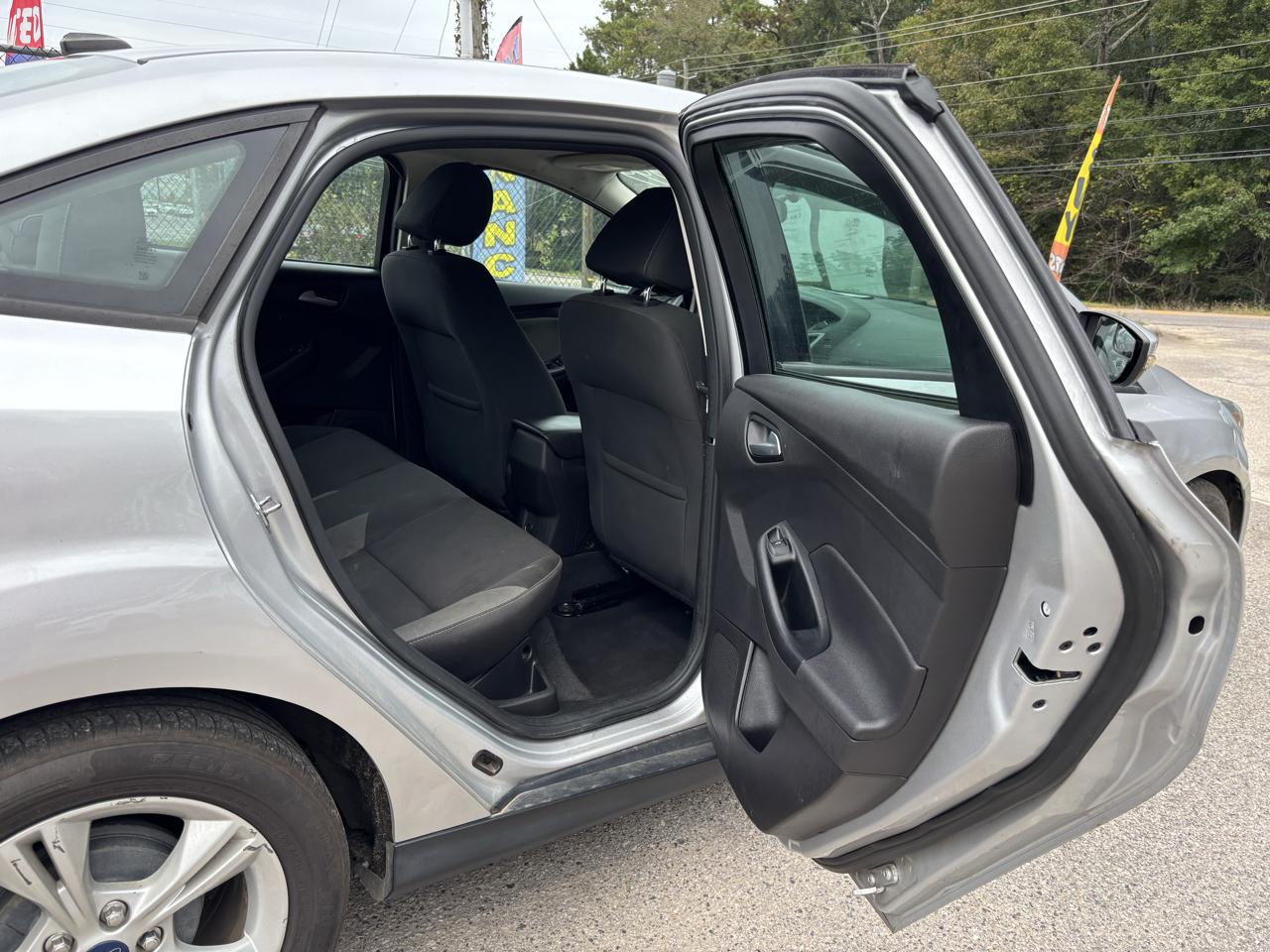 Ford Focus SE Sedan 2014