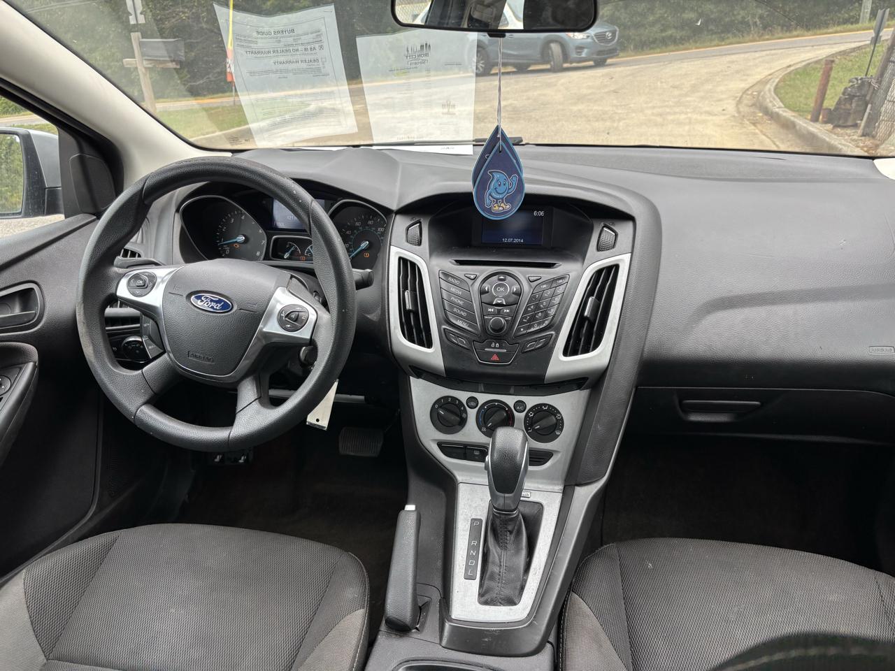 Ford Focus SE Sedan 2014
