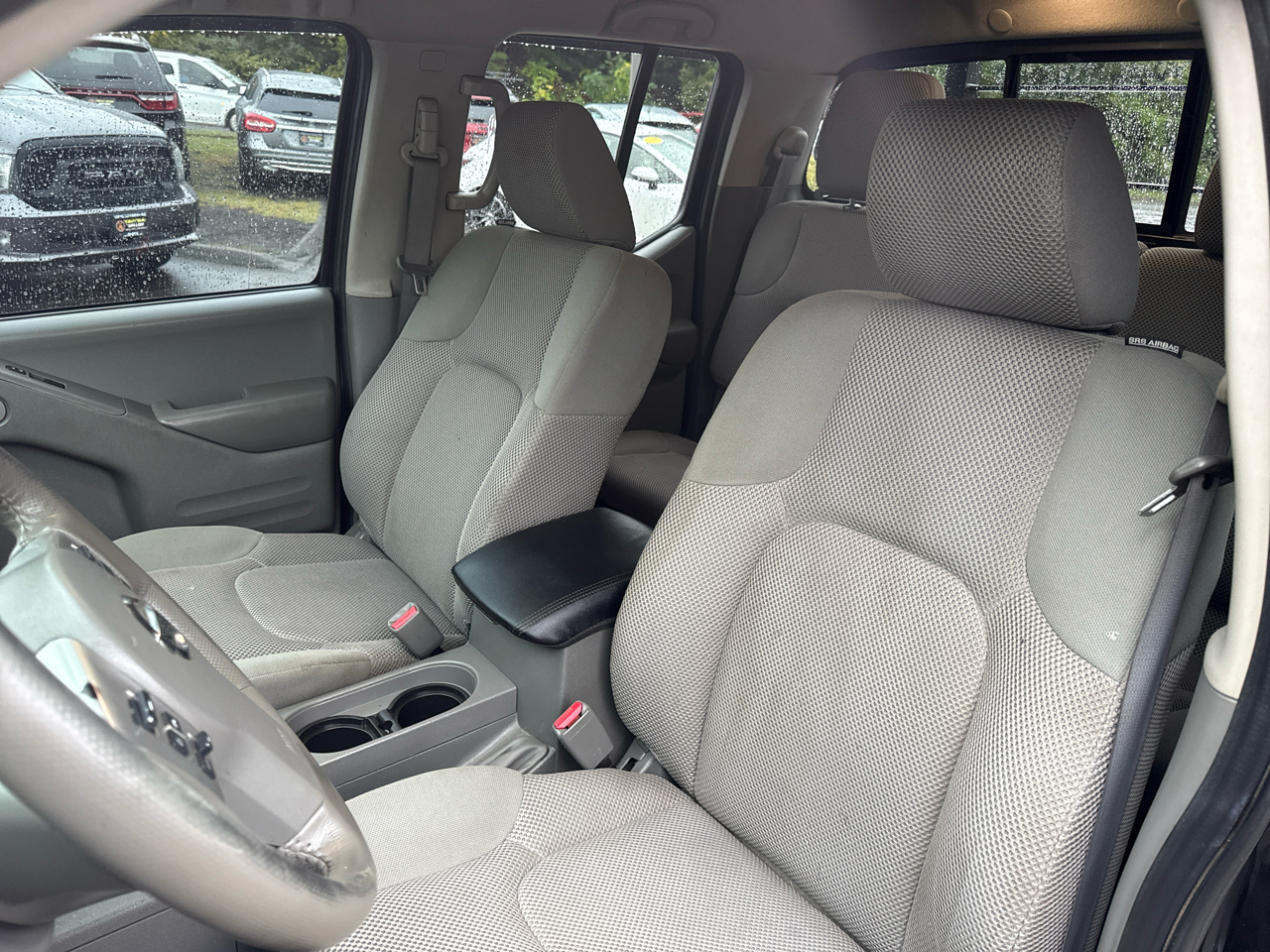 Nissan Frontier SV Crew Cab 4WD 2016 Nissan Frontier SV Crew Cab 4WD 2016