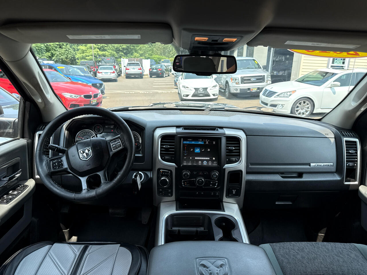 RAM 1500 SLT Crew Cab SWB 4WD 2016 RAM 1500 SLT Crew Cab SWB 4WD 2016