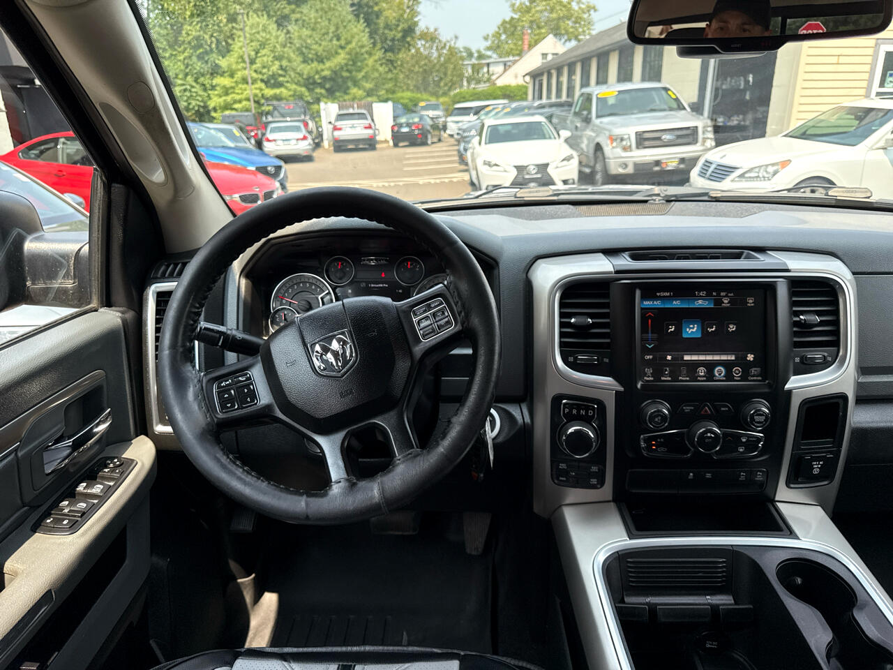 RAM 1500 SLT Crew Cab SWB 4WD 2016 RAM 1500 SLT Crew Cab SWB 4WD 2016