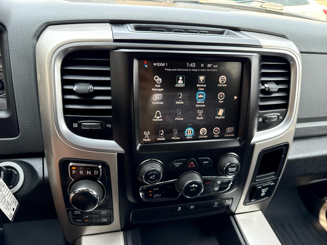 RAM 1500 SLT Crew Cab SWB 4WD 2016 RAM 1500 SLT Crew Cab SWB 4WD 2016