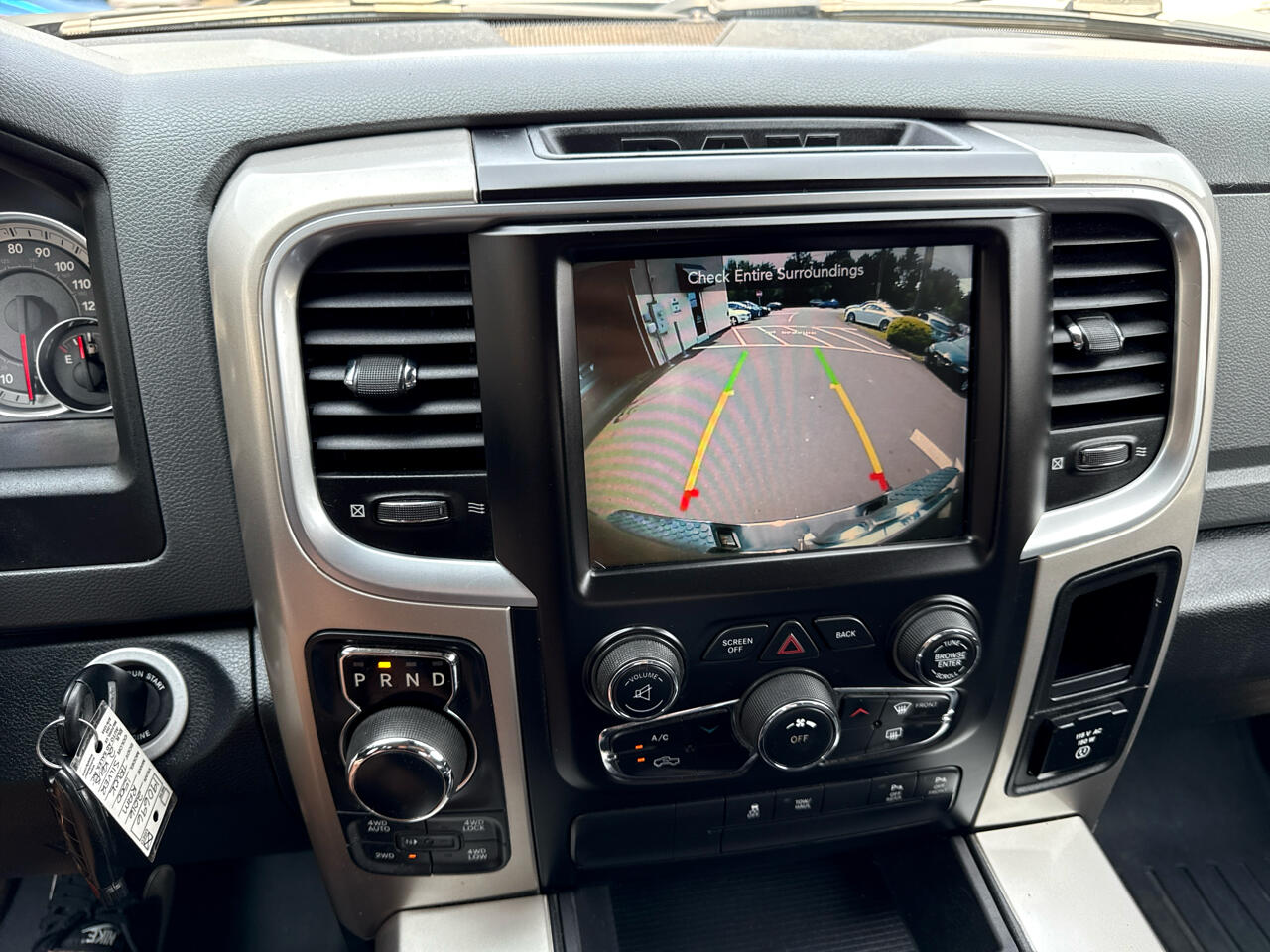 RAM 1500 SLT Crew Cab SWB 4WD 2016 RAM 1500 SLT Crew Cab SWB 4WD 2016
