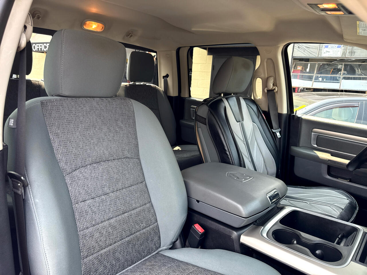 RAM 1500 SLT Crew Cab SWB 4WD 2016 RAM 1500 SLT Crew Cab SWB 4WD 2016