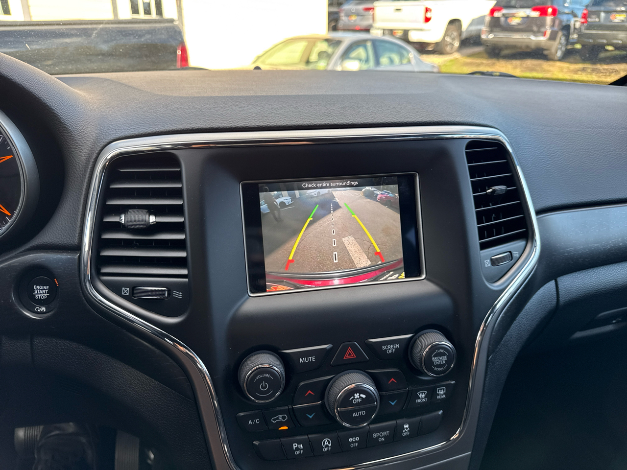 Jeep Grand Cherokee Laredo 4WD 2018 Jeep Grand Cherokee Laredo 4WD 2018