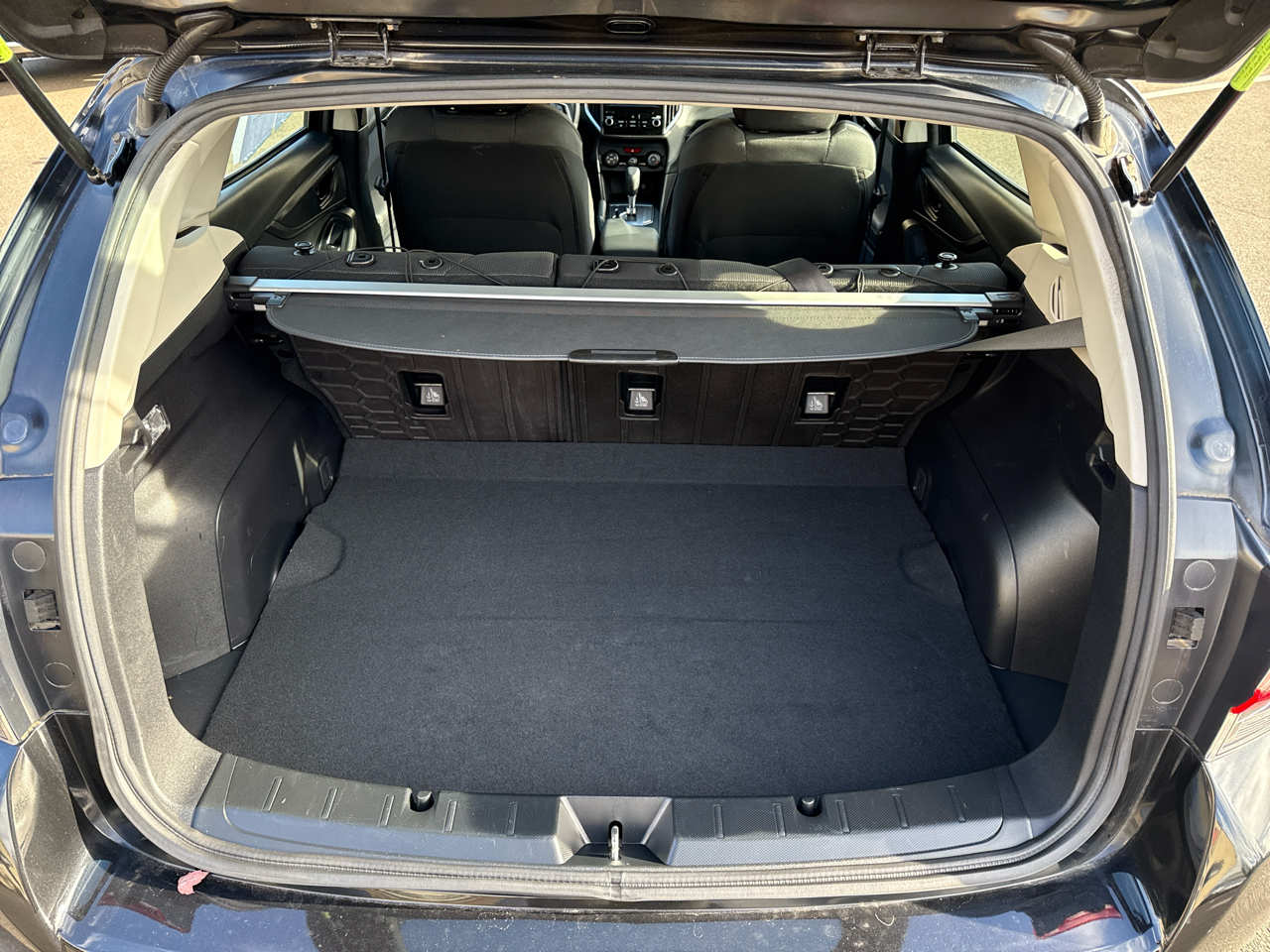 2019 Subaru Impreza 2.0i Premium photo 2