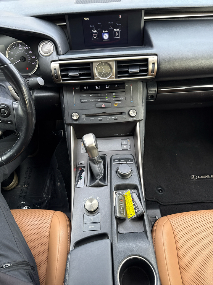 Lexus IS 300 AWD 2016