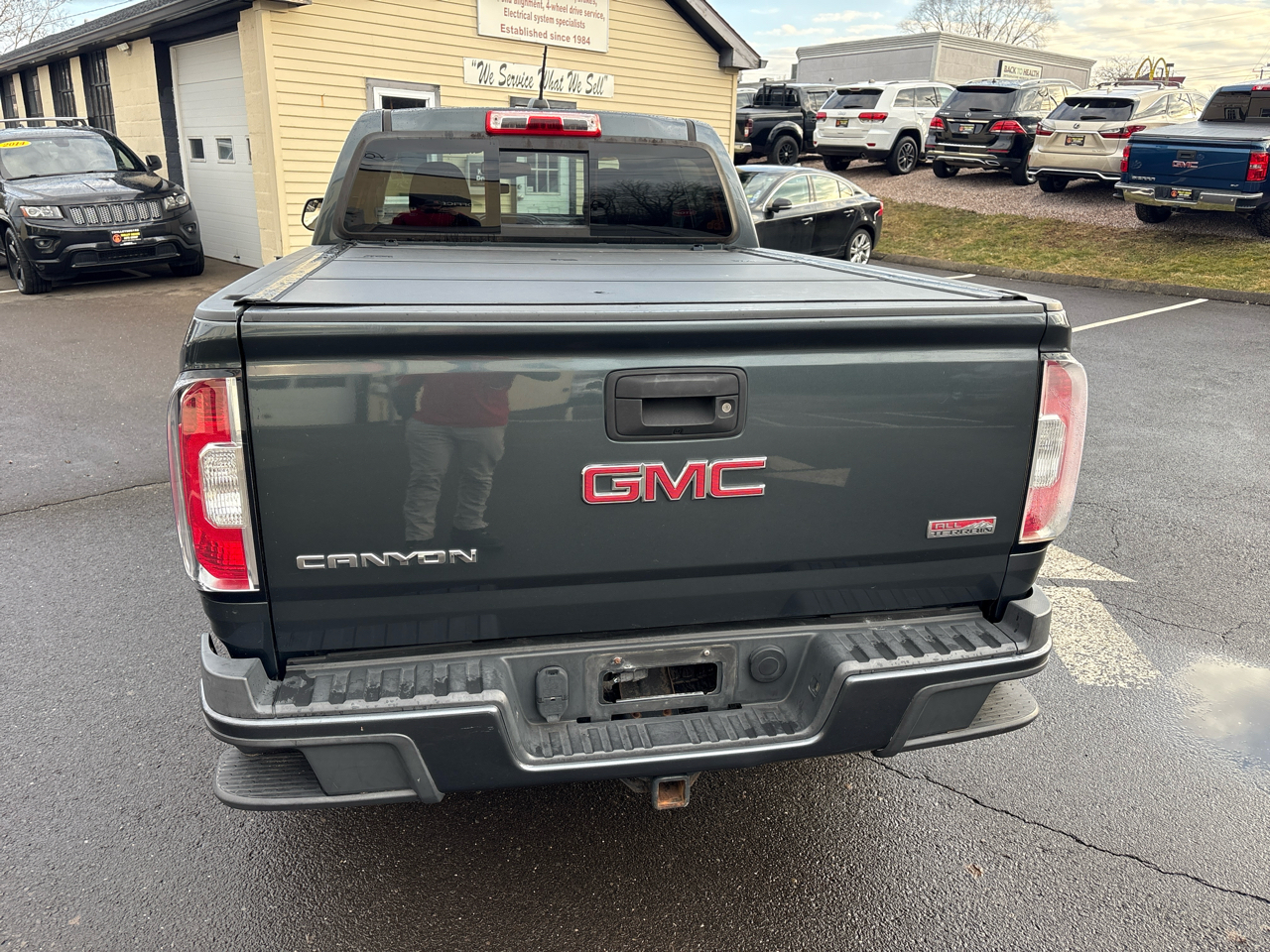 GMC Canyon SLE Crew Cab 4WD Short Box 2015