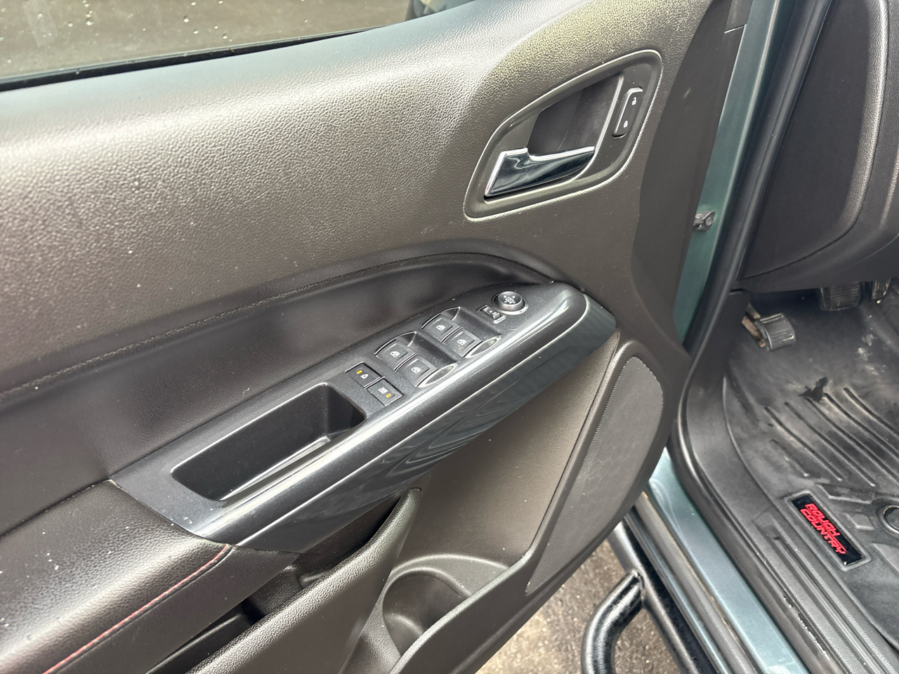 GMC Canyon SLE Crew Cab 4WD Short Box 2015