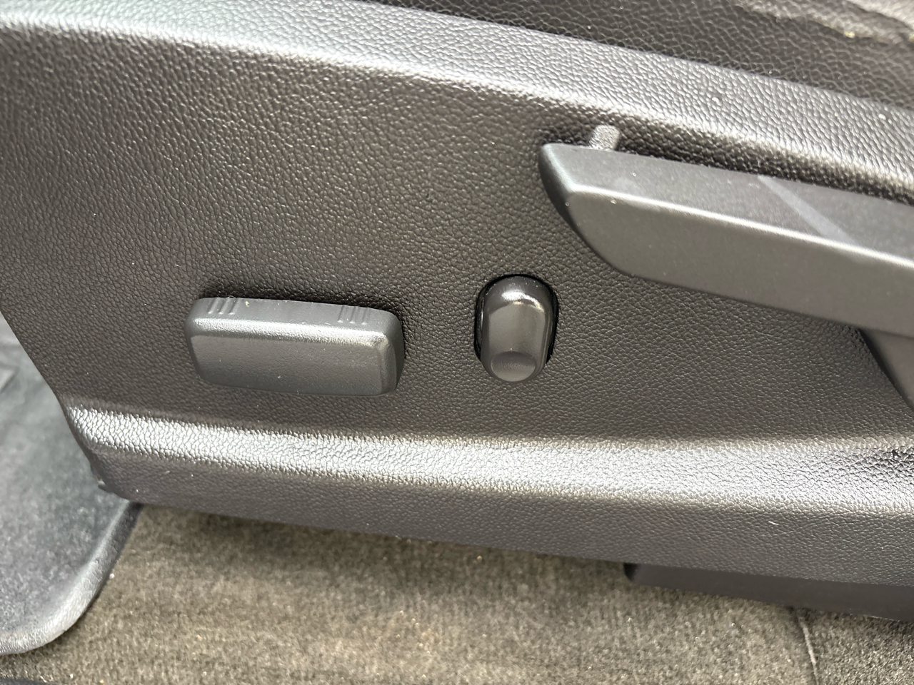 GMC Canyon SLE Crew Cab 4WD Short Box 2015