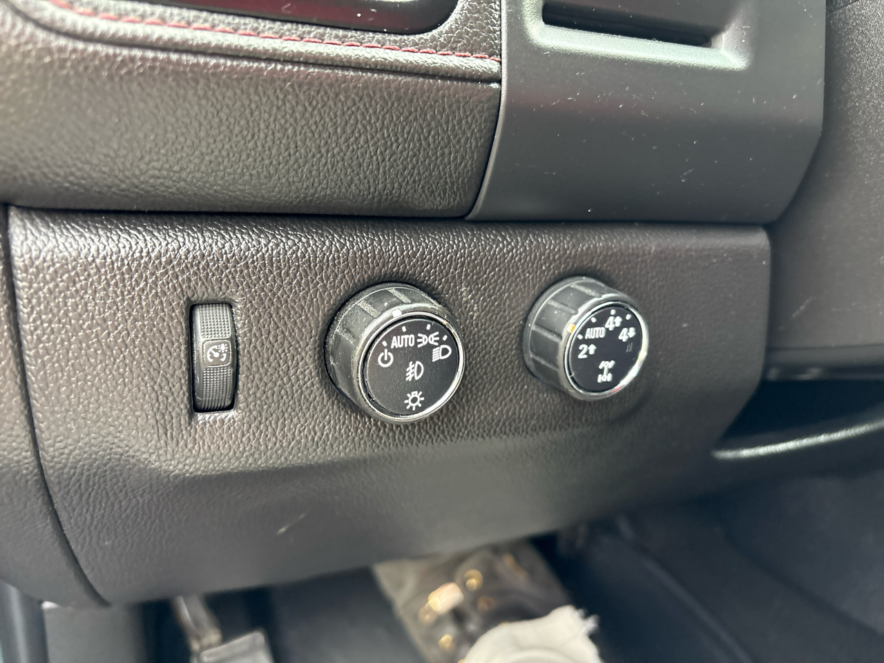 GMC Canyon SLE Crew Cab 4WD Short Box 2015