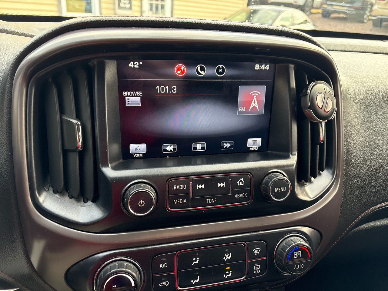 GMC Canyon SLE Crew Cab 4WD Short Box 2015