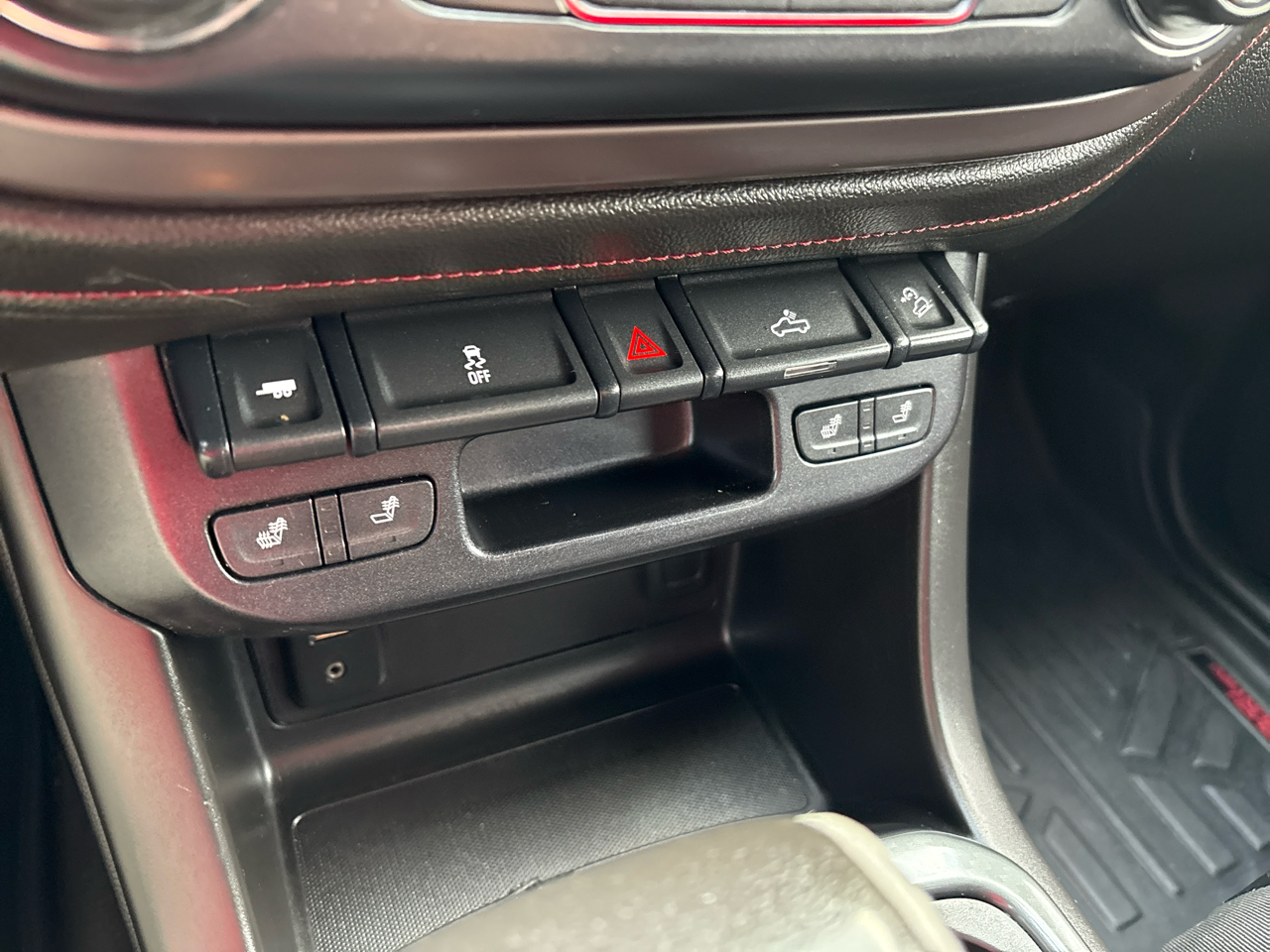 GMC Canyon SLE Crew Cab 4WD Short Box 2015