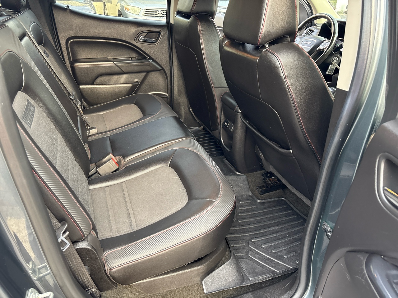 GMC Canyon SLE Crew Cab 4WD Short Box 2015