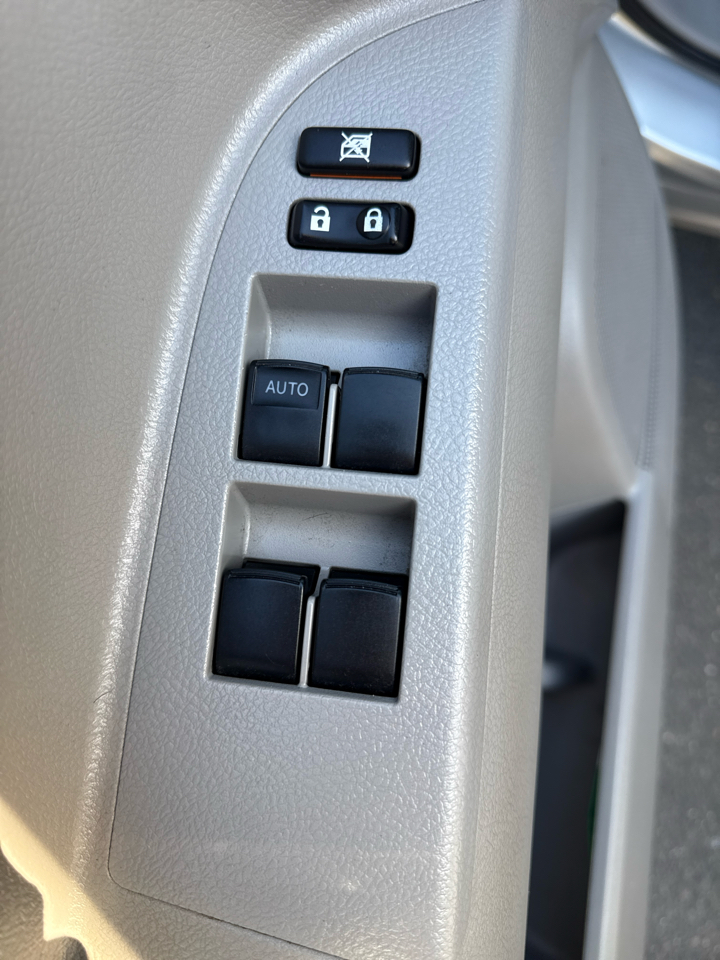 Toyota Highlander Base 4WD 2008