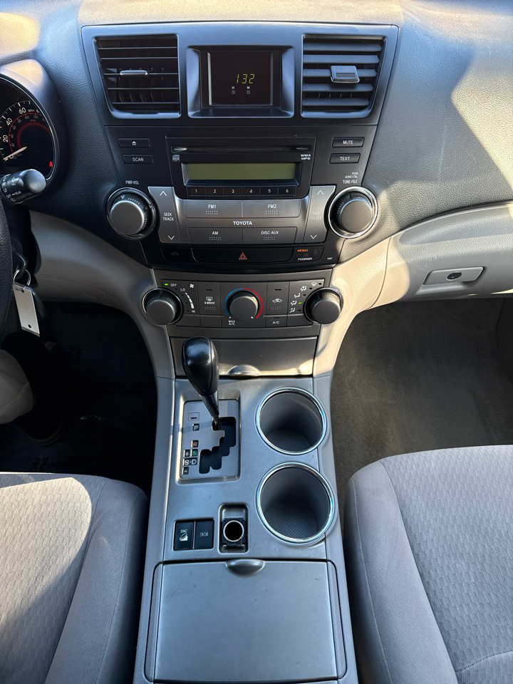 Toyota Highlander Base 4WD 2008