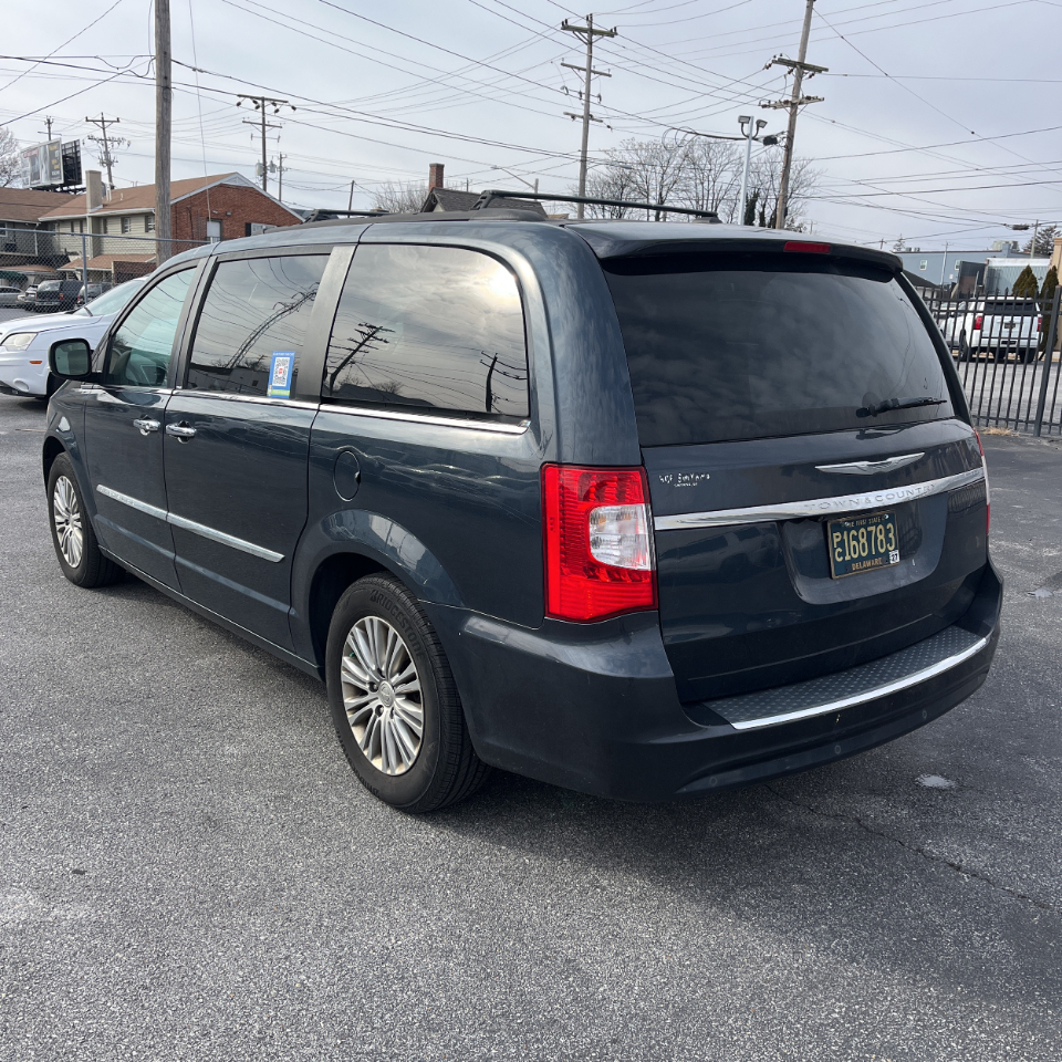 Chrysler Town & Country Touring 2016
