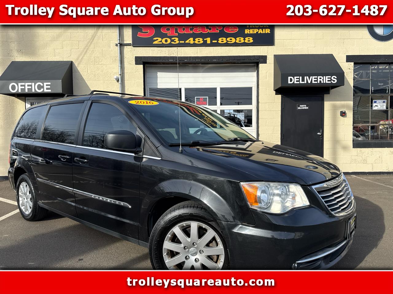 2016 Chrysler Town & Country Touring