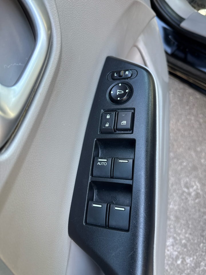 Honda Civic EX Sedan 5-Speed AT 2012