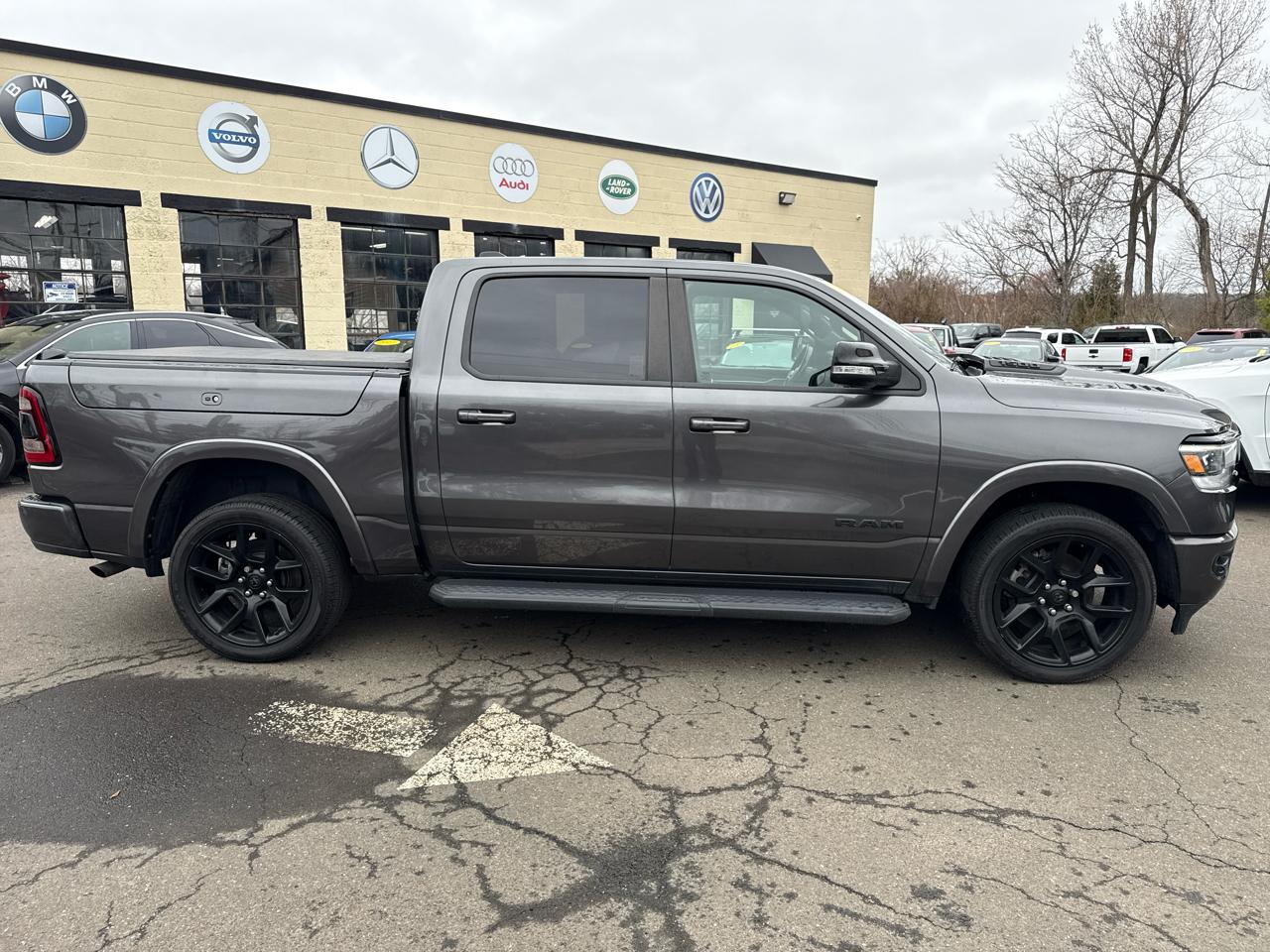 RAM 1500 Laramie Crew Cab SWB 4WD 2021