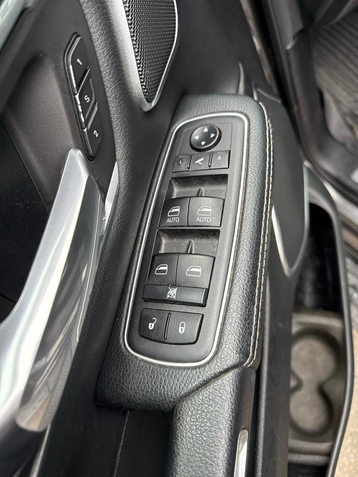 RAM 1500 Laramie Crew Cab SWB 4WD 2021