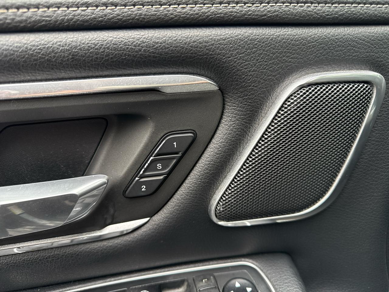 RAM 1500 Laramie Crew Cab SWB 4WD 2021