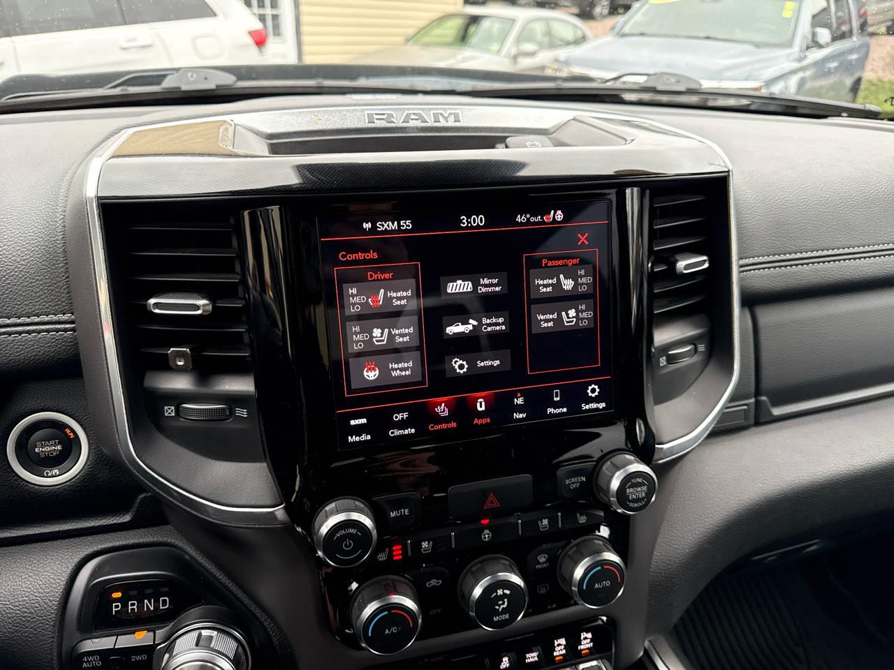 RAM 1500 Laramie Crew Cab SWB 4WD 2021