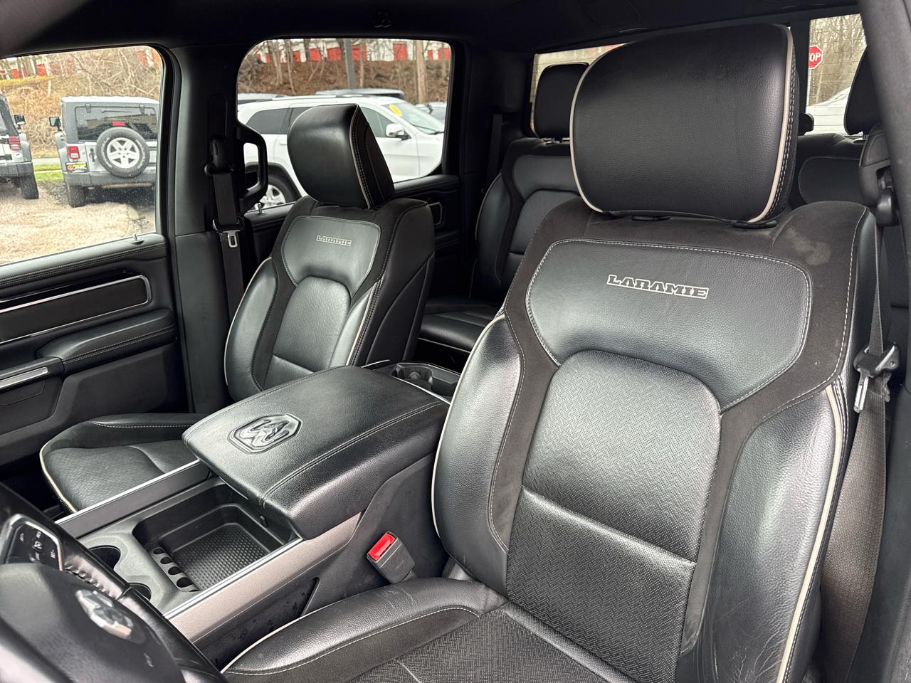 RAM 1500 Laramie Crew Cab SWB 4WD 2021