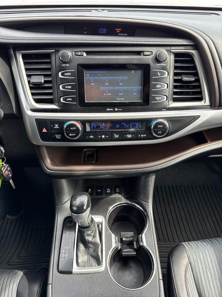 Toyota Highlander LE AWD V6 2015