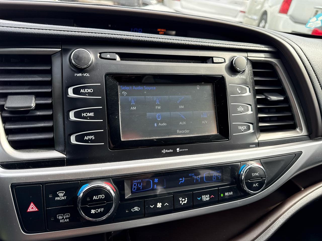 Toyota Highlander LE AWD V6 2015