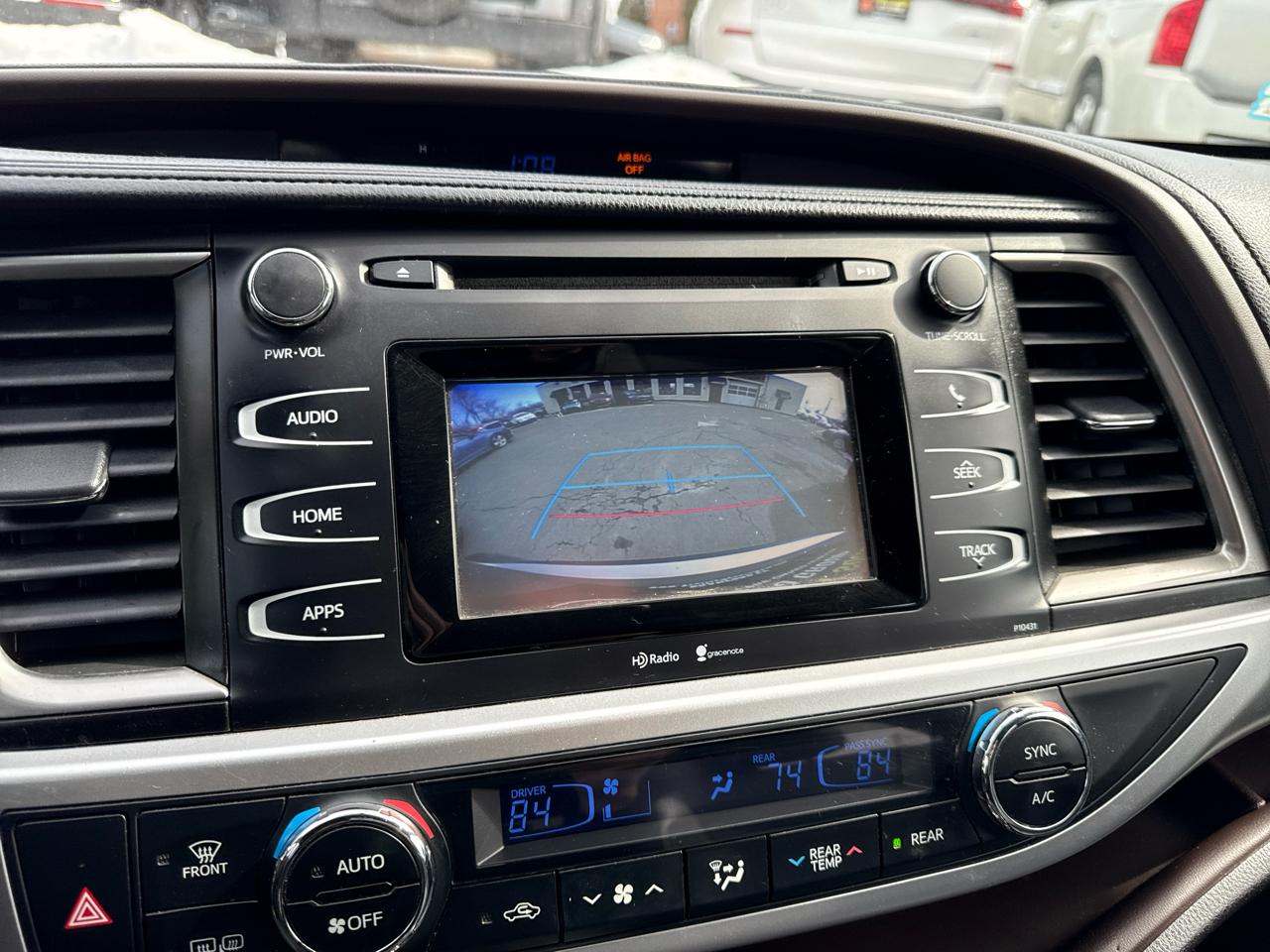 Toyota Highlander LE AWD V6 2015