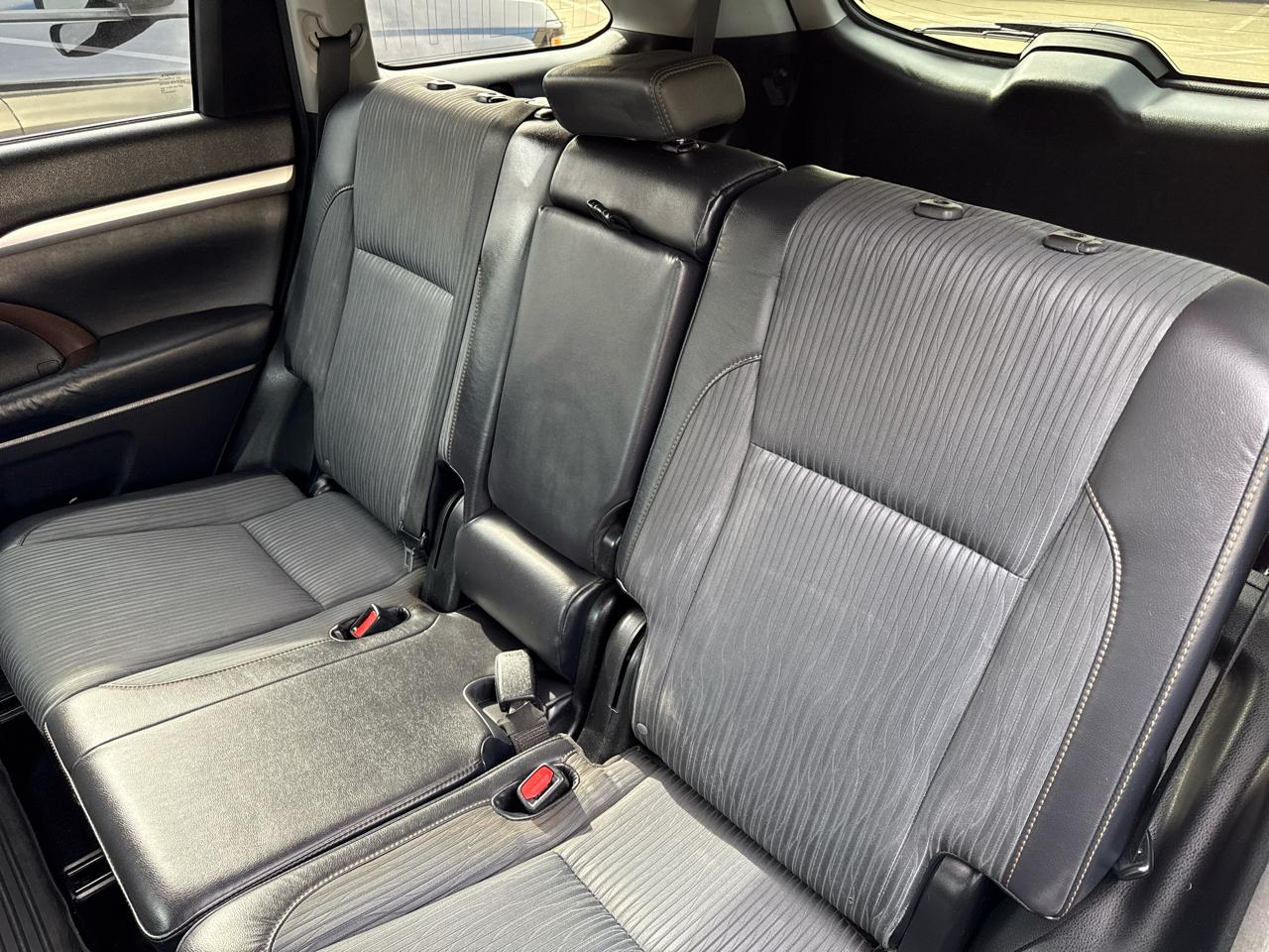 Toyota Highlander LE AWD V6 2015