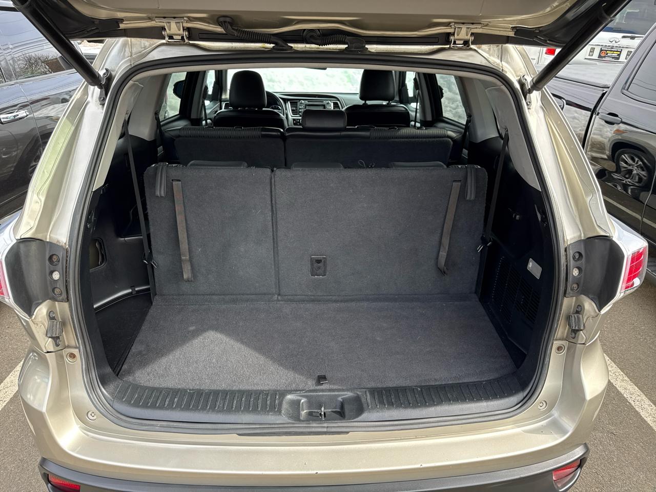 Toyota Highlander LE AWD V6 2015