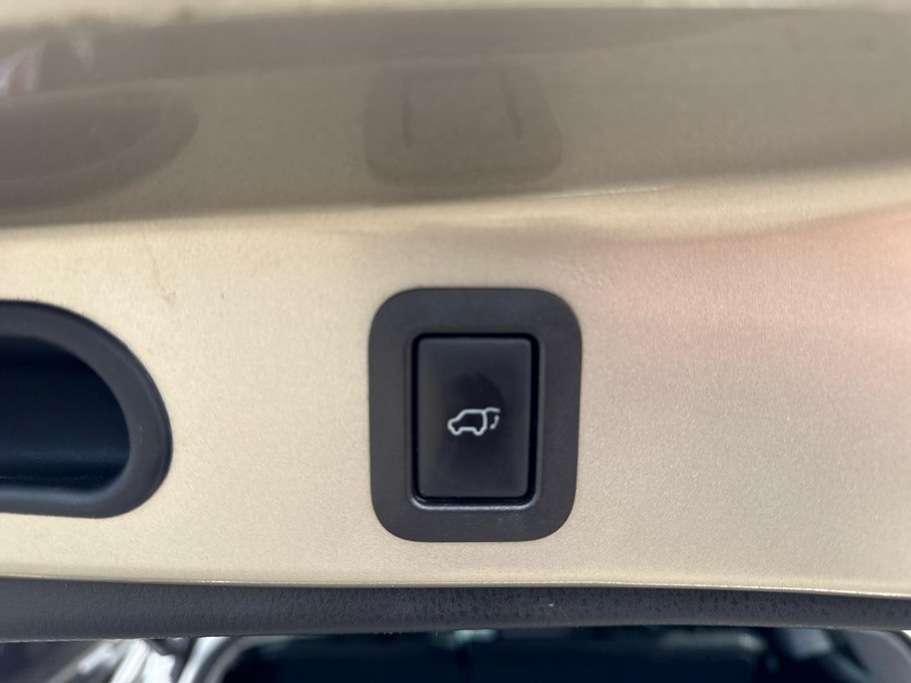 Toyota Highlander LE AWD V6 2015