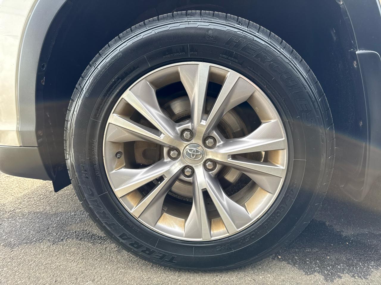 Toyota Highlander LE AWD V6 2015