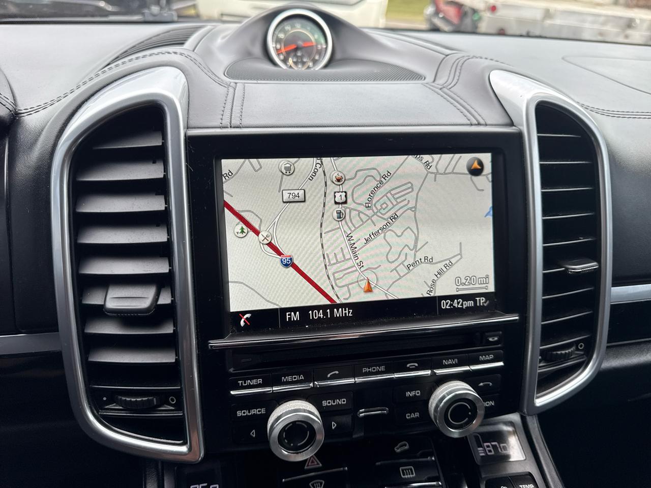 Porsche Cayenne Base 2014