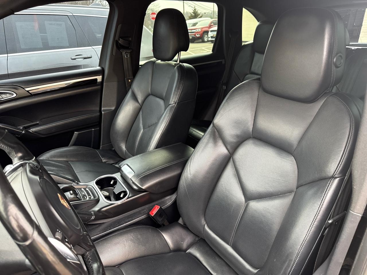 Porsche Cayenne Base 2014