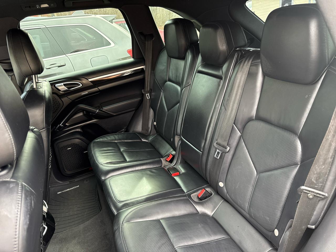 Porsche Cayenne Base 2014