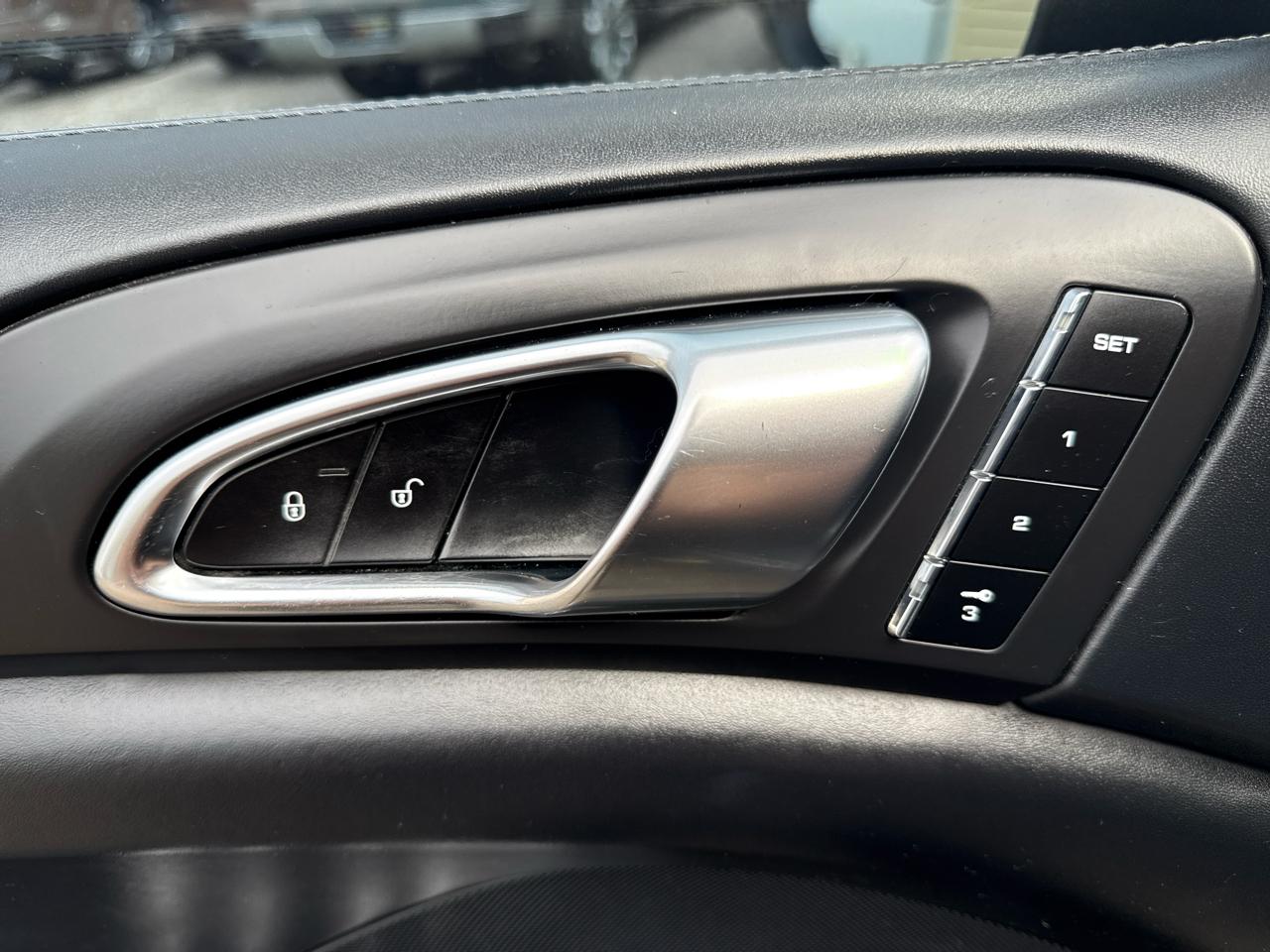 Porsche Cayenne Base 2014