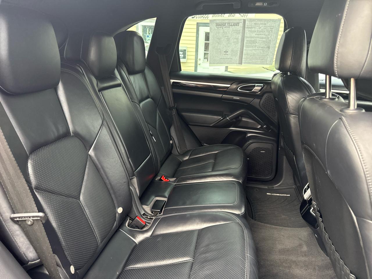 Porsche Cayenne Base 2014