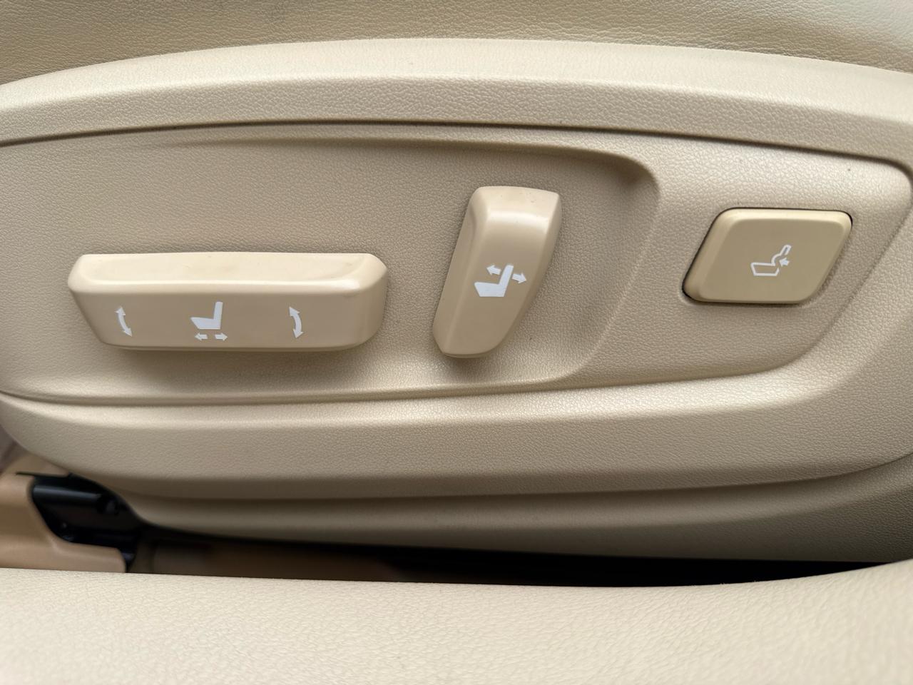 Lexus ES 350 Sedan 2013