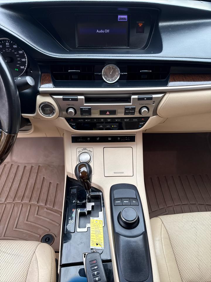 Lexus ES 350 Sedan 2013