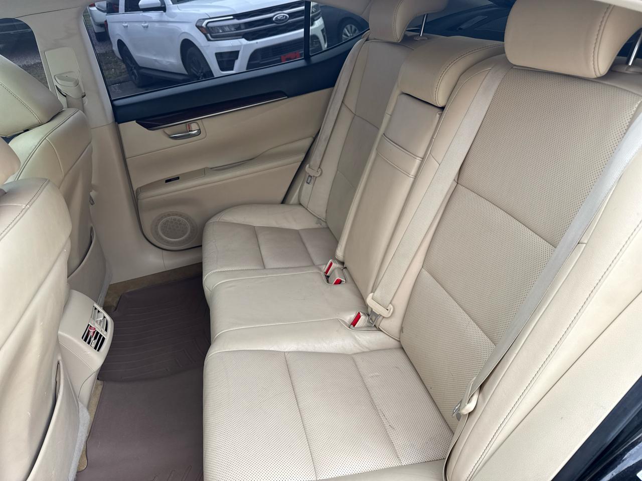 Lexus ES 350 Sedan 2013